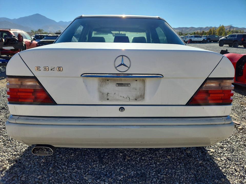 Продажа на аукционе авто 1994 Mercedes-benz E, vin: WDBEA32E1RC104813, номер лота: 67479946