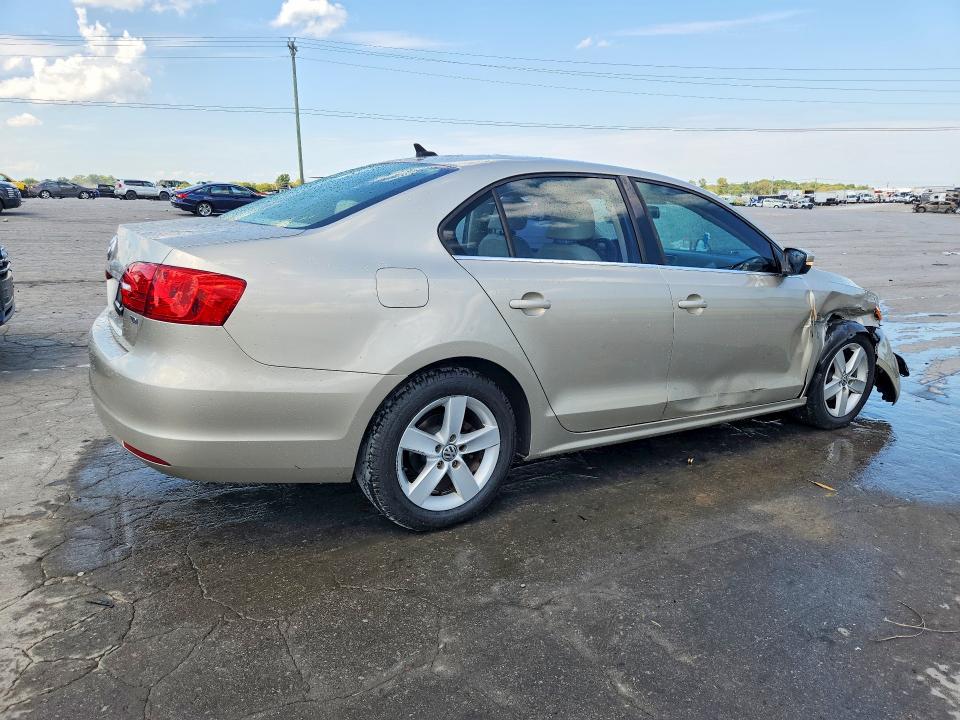 2013 Volkswagen Jetta მანქანა იყიდება აუქციონზე, vin: 3VWLL7AJ4DM232704, აუქციონის ნომერი: 68572806