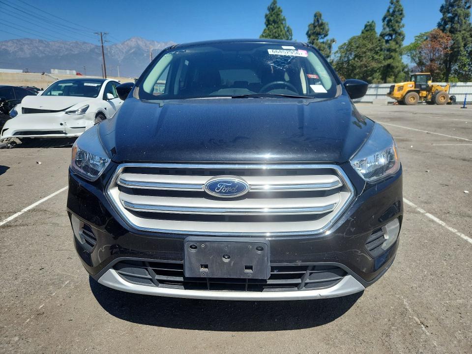 66852956 :رقم المزاد ، 1FMCU0GD1KUA41898 vin ، 2019 Ford Escape مزاد بيع