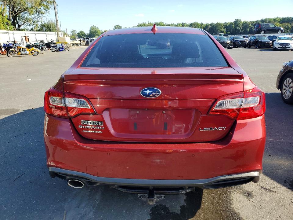 68158316 :رقم المزاد ، 4S3BNAS65J3011609 vin ، 2018 Subaru Legacy مزاد بيع