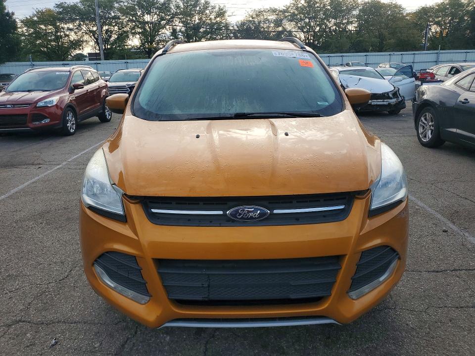 Продажа на аукционе авто 2016 Ford Escape, vin: 1FMCU0GX2GUB56902, номер лота: 70904786