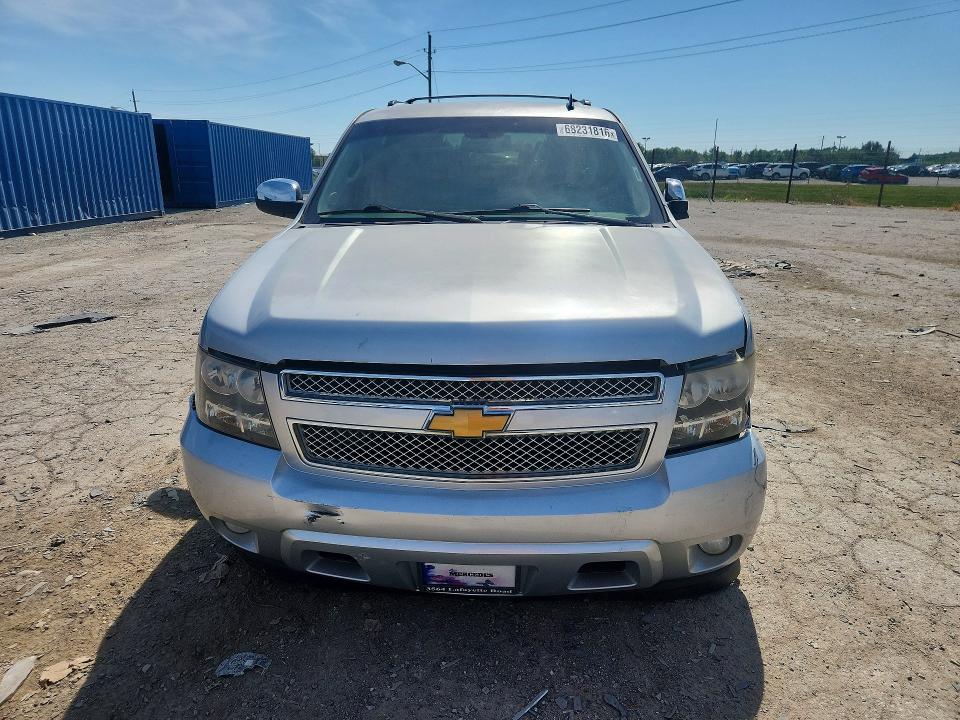 68231816 :رقم المزاد ، 1GNSCJE04ER121882 vin ، 2014 Chevrolet Suburban مزاد بيع