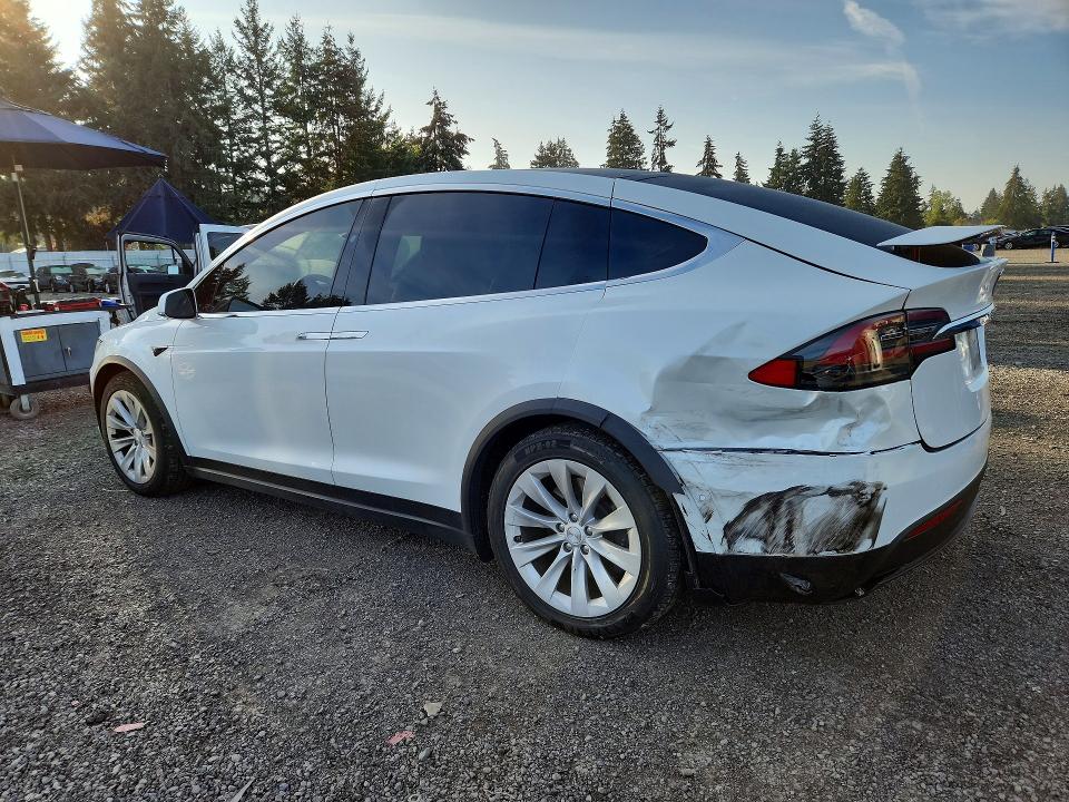 2020 Tesla Model X მანქანა იყიდება აუქციონზე, vin: 5YJXCAE27LF238441, აუქციონის ნომერი: 66852766