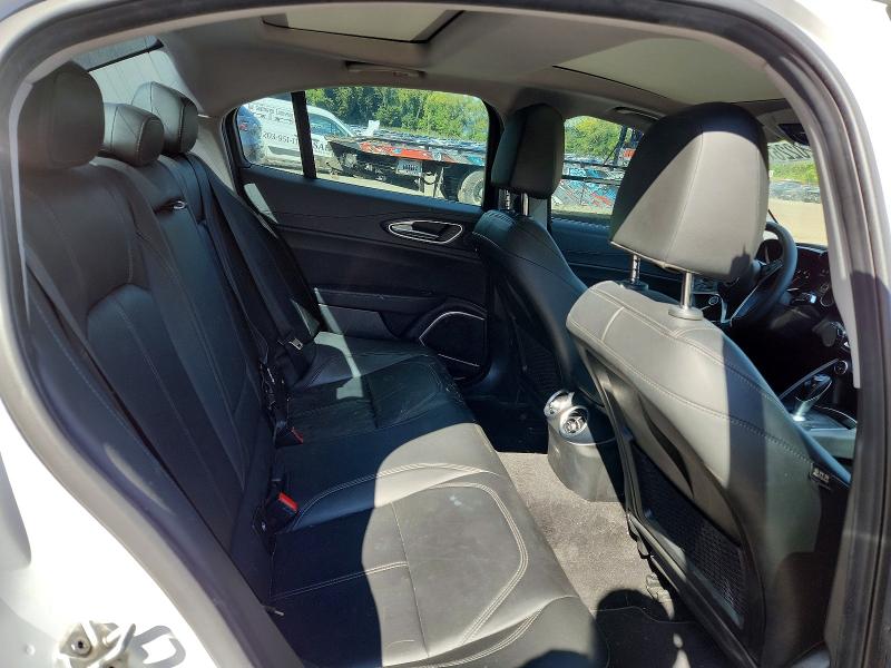 Продажа на аукционе авто 2018 Alfa Romeo Giulia, vin: ZARFAEDN5J7596540, номер лота: 68820226