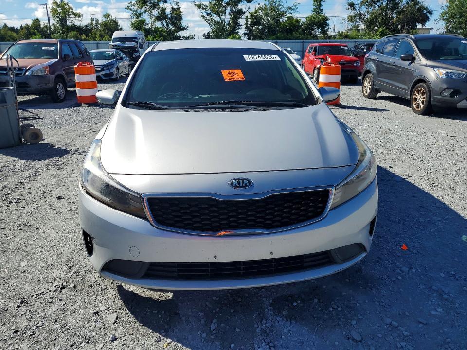 2017 Kia Forte მანქანა იყიდება აუქციონზე, vin: 3KPFK4A79HE090677, აუქციონის ნომერი: 69746626