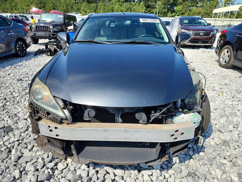 Продажа на аукционе авто 2011 Lexus Is 250c, vin: JTHFF2C2XB2520777, номер лота: 69215386