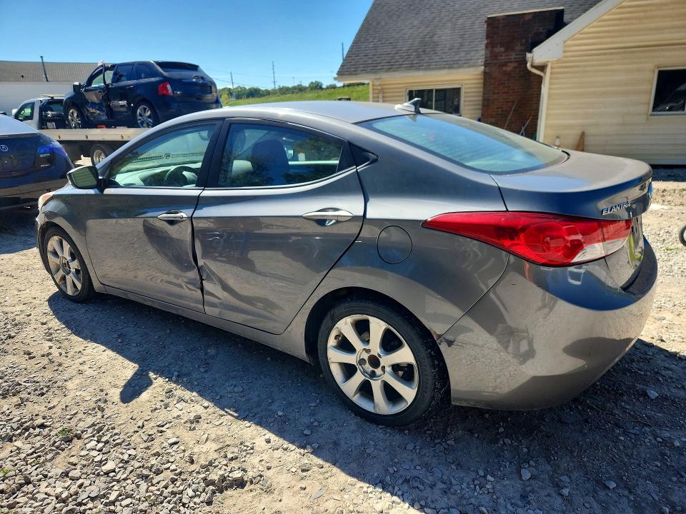 2013 Hyundai Elantra მანქანა იყიდება აუქციონზე, vin: 5NPDH4AE4DH383106, აუქციონის ნომერი: 69633076
