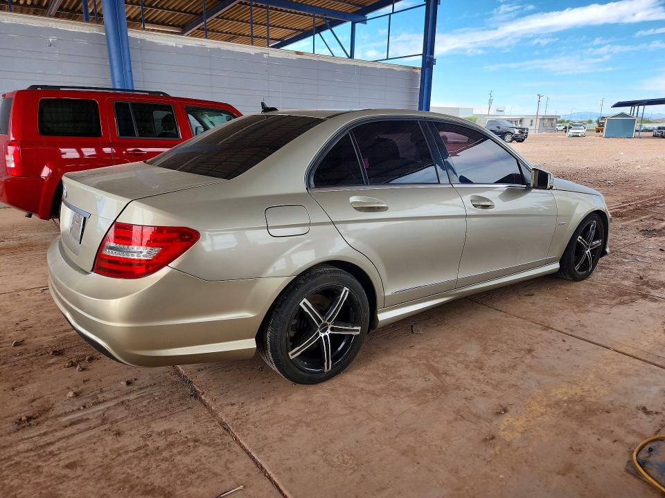 Продажа на аукционе авто 2012 Mercedes-benz C, vin: WDDGF4HB8CR219143, номер лота: 69889676