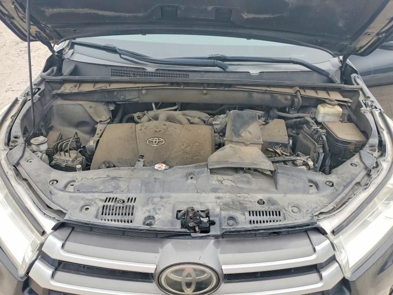 69612066 :رقم المزاد ، 5TDJZRFH3JS555325 vin ، 2018 Toyota Highlander مزاد بيع