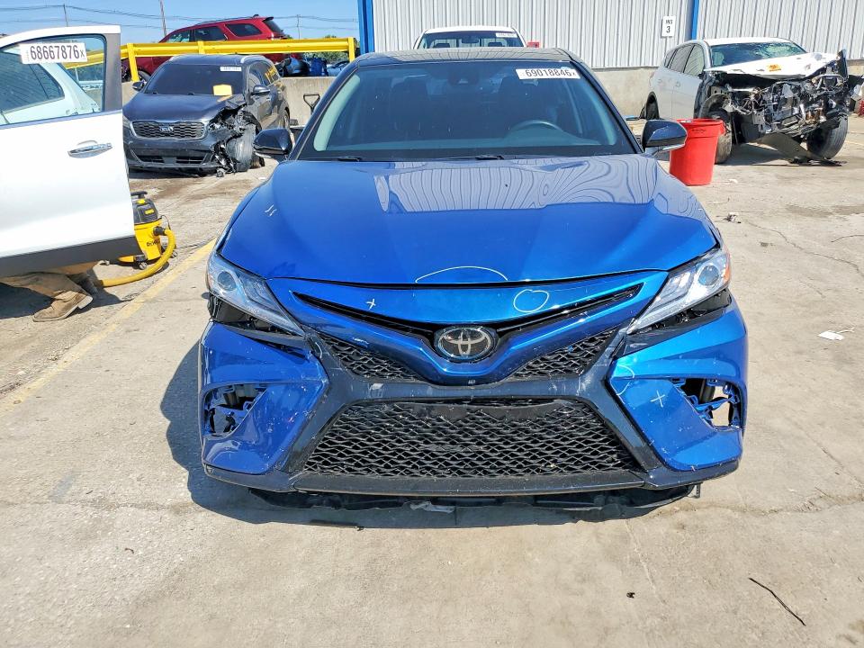 69018846 :رقم المزاد ، 4T1K61AK9LU330810 vin ، 2020 Toyota Camry مزاد بيع