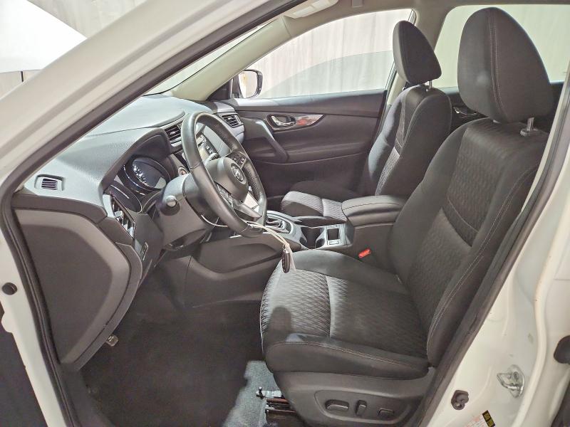 68823346 :رقم المزاد ، KNMAT2MV2HP545956 vin ، 2017 Nissan Rogue مزاد بيع