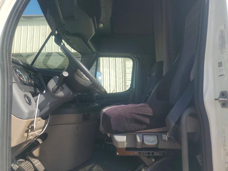 2017 Freightliner Cascadia 125 მანქანა იყიდება აუქციონზე, vin: 3AKJGLDR0HSHF8792, აუქციონის ნომერი: 68933276