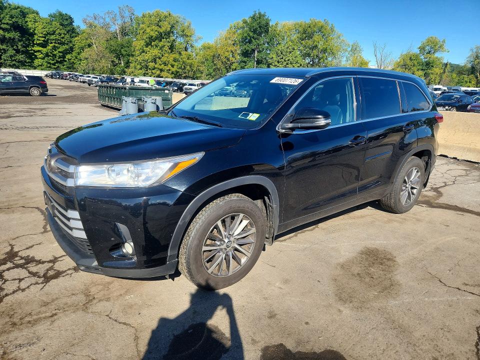 Продаж на аукціоні авто 2018 Toyota Highlander, vin: 5TDJZRFH2JS538919, номер лоту: 69007126