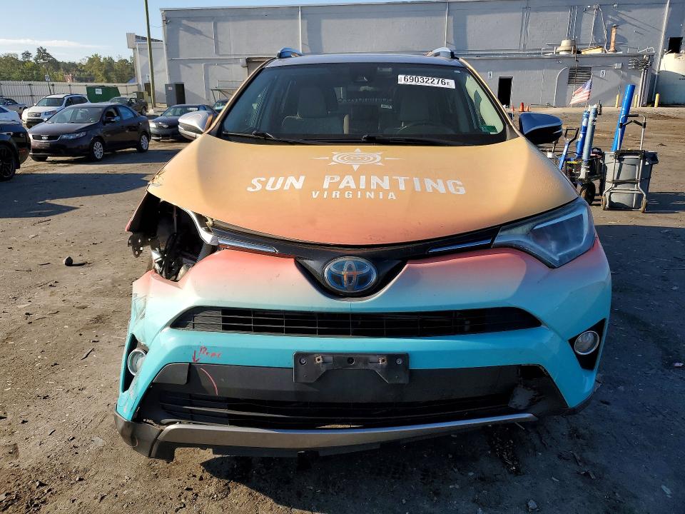 69032276 :رقم المزاد ، JTMRJREV0HD111570 vin ، 2017 Toyota Rav4 Hybrid مزاد بيع
