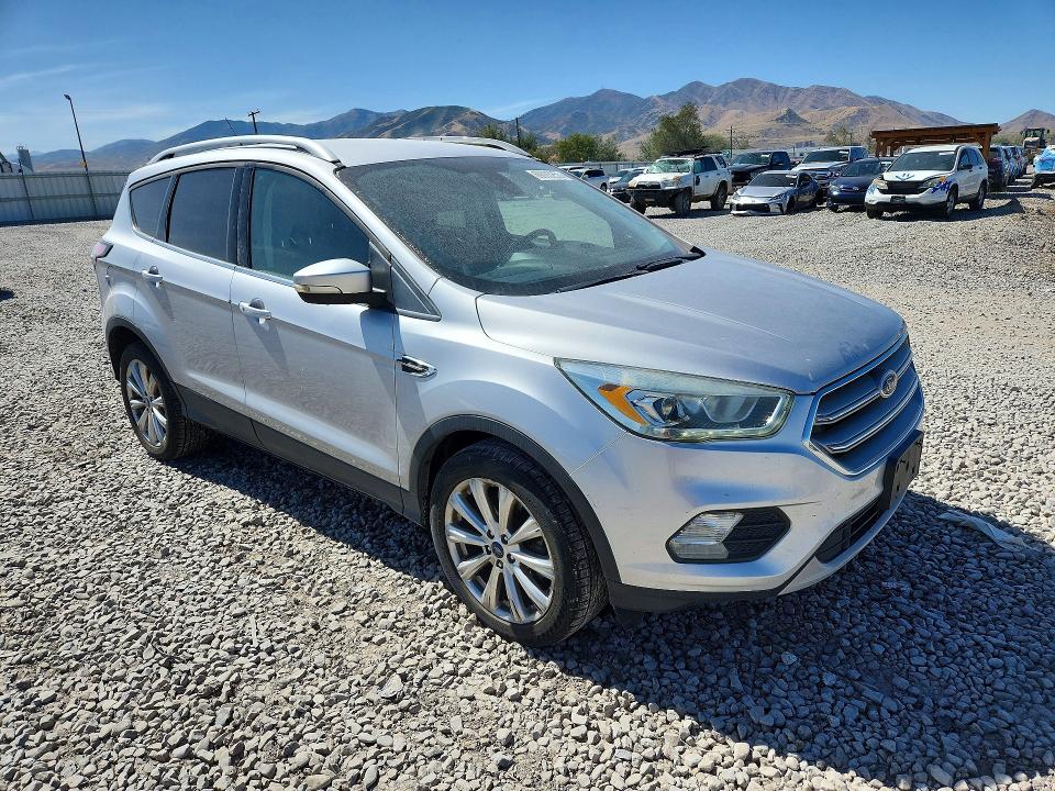 2017 Ford Escape მანქანა იყიდება აუქციონზე, vin: 1FMCU9J95HUB03983        , აუქციონის ნომერი: 69093256
