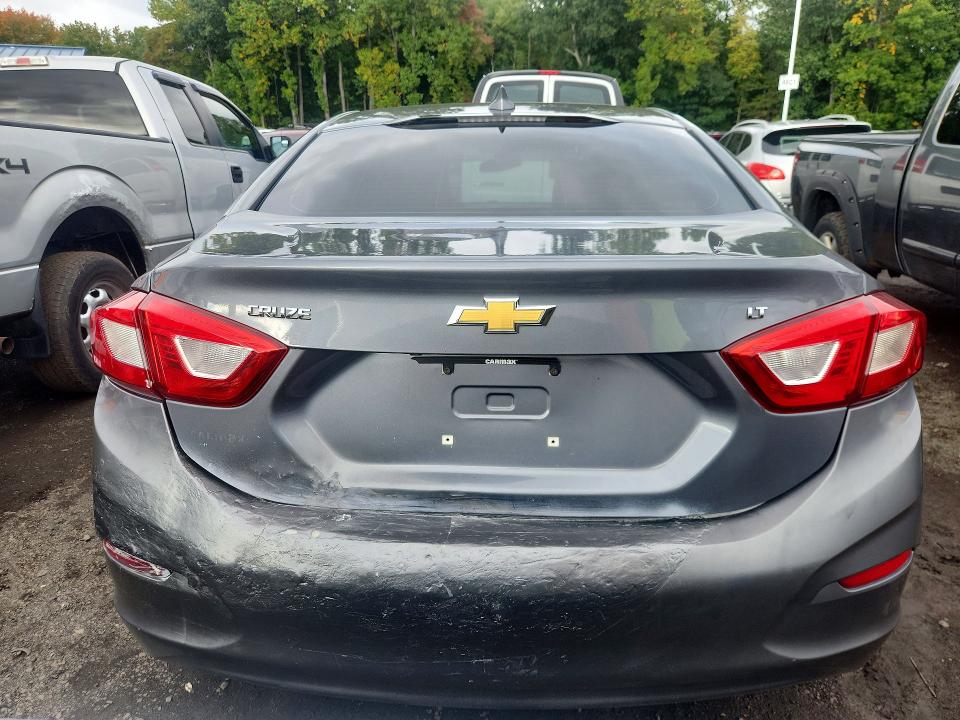 Продаж на аукціоні авто 2018 Chevrolet Cruze, vin: 1G1BE5SM1J7128370, номер лоту: 71028656