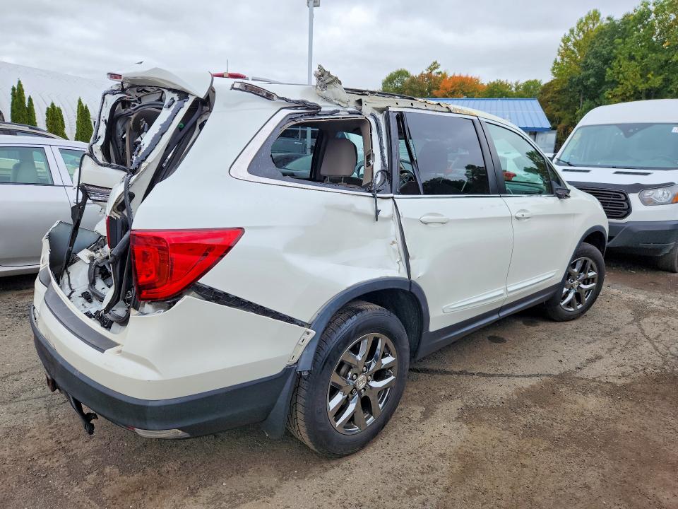 Продаж на аукціоні авто 2017 Honda Pilot, vin: 5FNYF6H61HB052862, номер лоту: 70520426