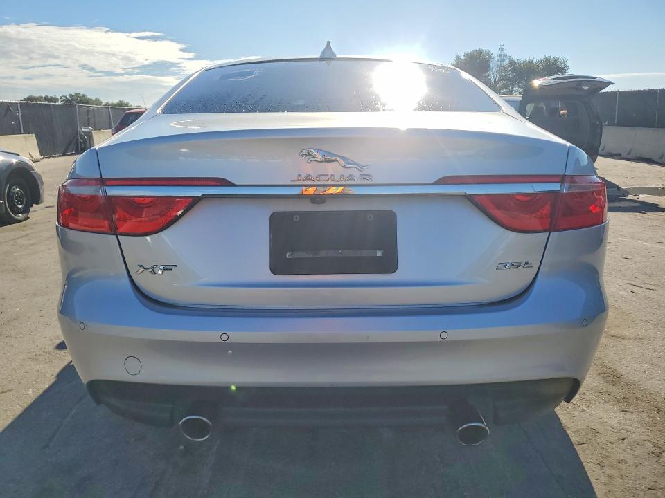 2017 Jaguar Xf მანქანა იყიდება აუქციონზე, vin: SAJBD4BVXHCY42479, აუქციონის ნომერი: 68192006