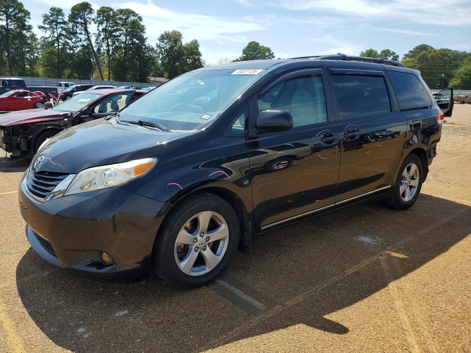 Продажа на аукционе авто 2012 Toyota Sienna, vin: 5TDKK3DC4CS183400, номер лота: 70337456