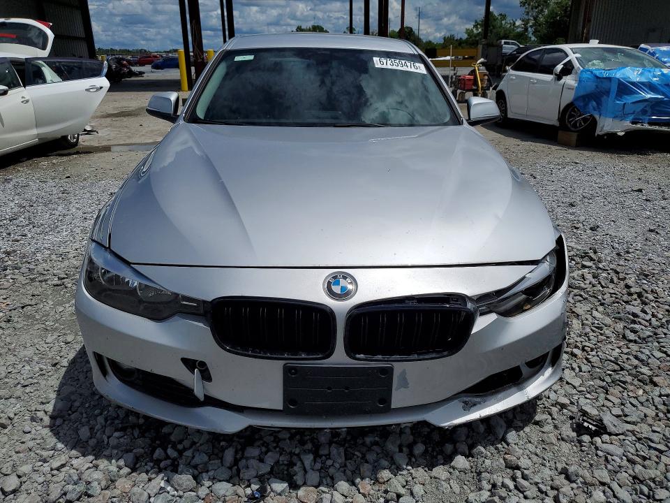 67359476 :رقم المزاد ، WBA3B1G57ENS80277 vin ، 2014 Bmw 320 مزاد بيع