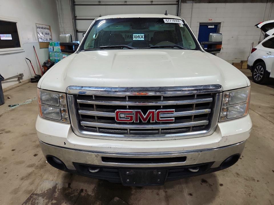 67718996 :رقم المزاد ، 3GTP2WE37BG218109 vin ، 2011 Gmc Sierra مزاد بيع