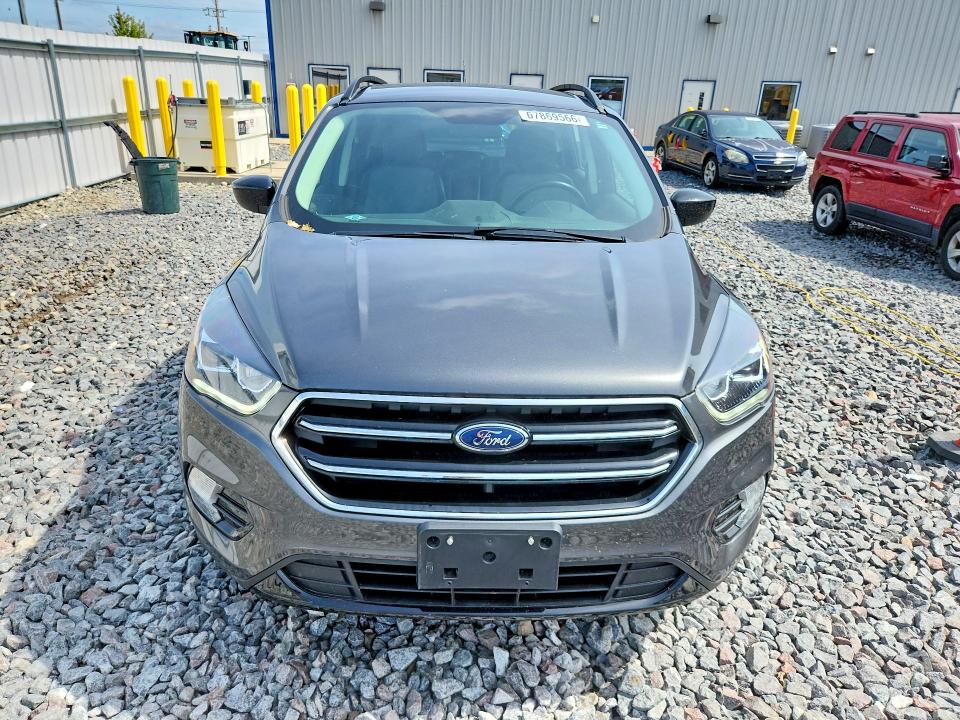 67869566 :رقم المزاد ، 1FMCU0GD8JUD01535 vin ، 2018 Ford Escape مزاد بيع