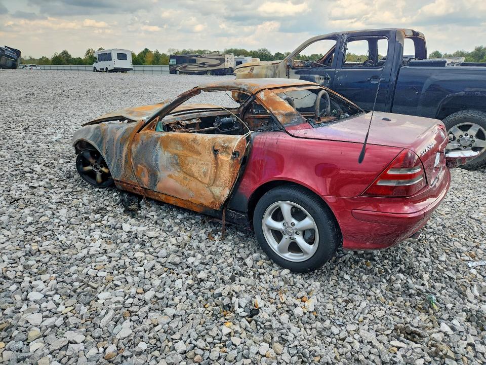 68432956 :رقم المزاد ، WDBKK65F21F221373 vin ، 2001 Mercedes-benz Slk مزاد بيع