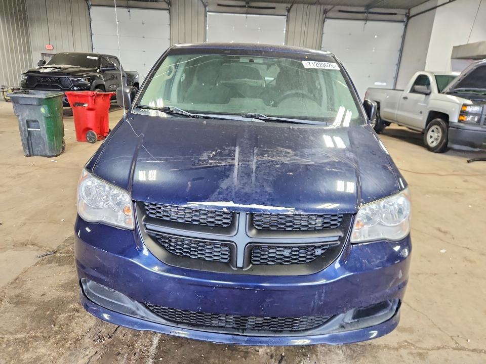 71299626 :رقم المزاد ، 2C4RDGBG7FR688575 vin ، 2015 Dodge Grand Caravan مزاد بيع