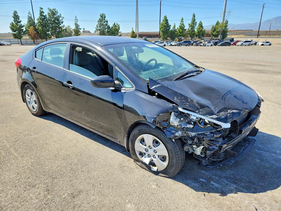 2015 Kia Forte მანქანა იყიდება აუქციონზე, vin: KNAFK4A68F5375058, აუქციონის ნომერი: 68630726