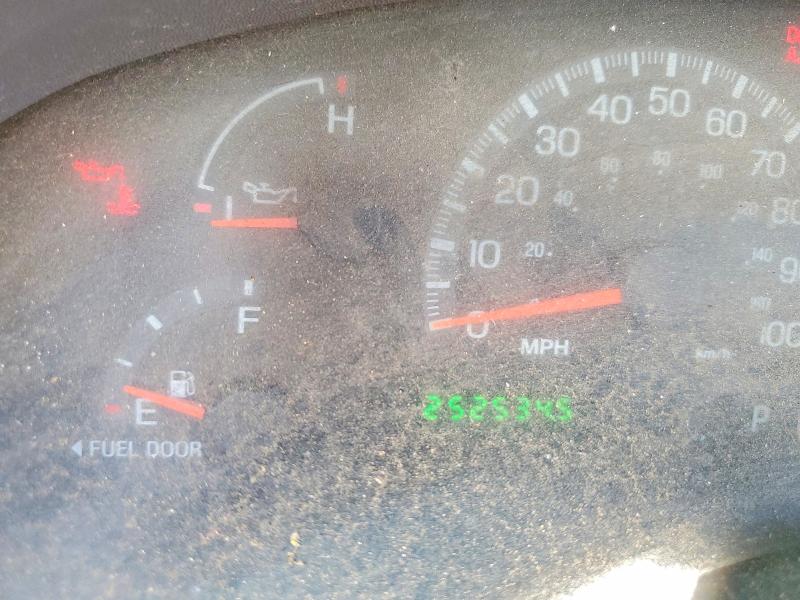69896016 :رقم المزاد ، 1FTRX17W3YNB02944 vin ، 2000 Ford F150 مزاد بيع