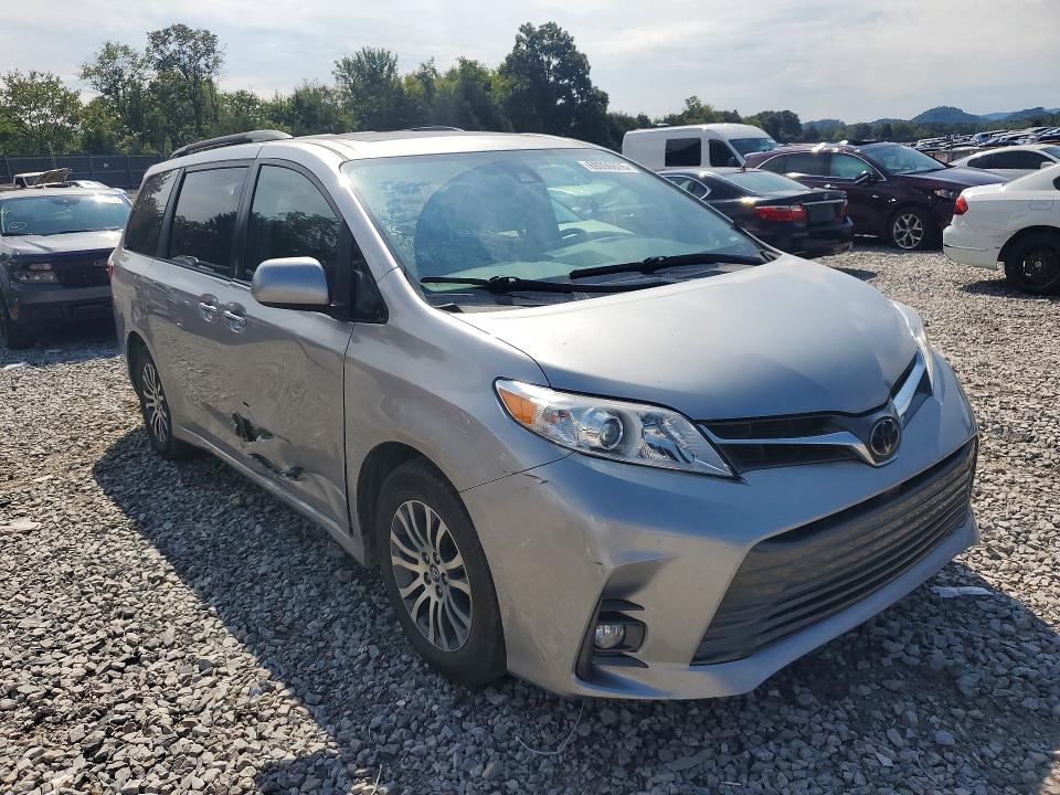 2018 Toyota Sienna მანქანა იყიდება აუქციონზე, vin: 5TDYZ3DC9JS931786, აუქციონის ნომერი: 69396676