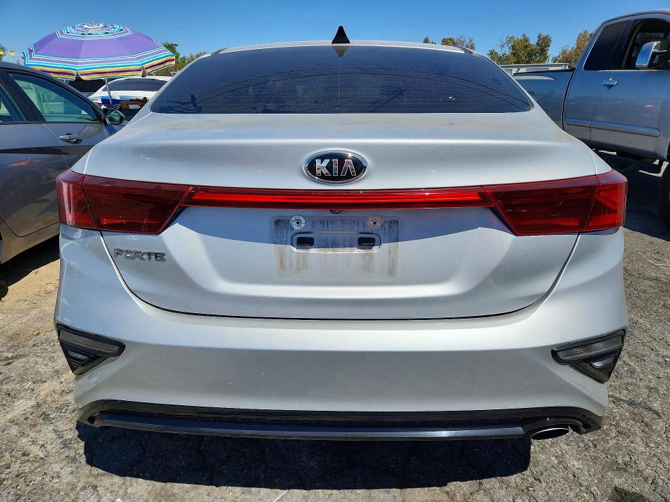 67747956 :رقم المزاد ، 3KPF24AD2LE192983 vin ، 2020 Kia Forte مزاد بيع
