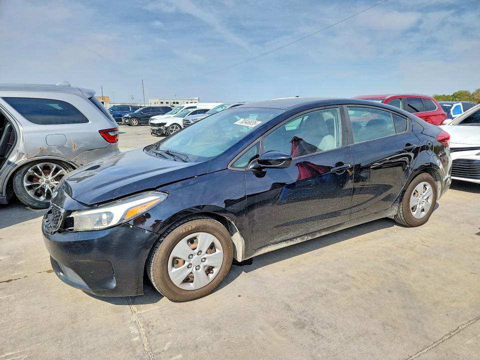 70346826 :رقم المزاد ، 3KPFK4A73JE219065 vin ، 2018 Kia Forte مزاد بيع