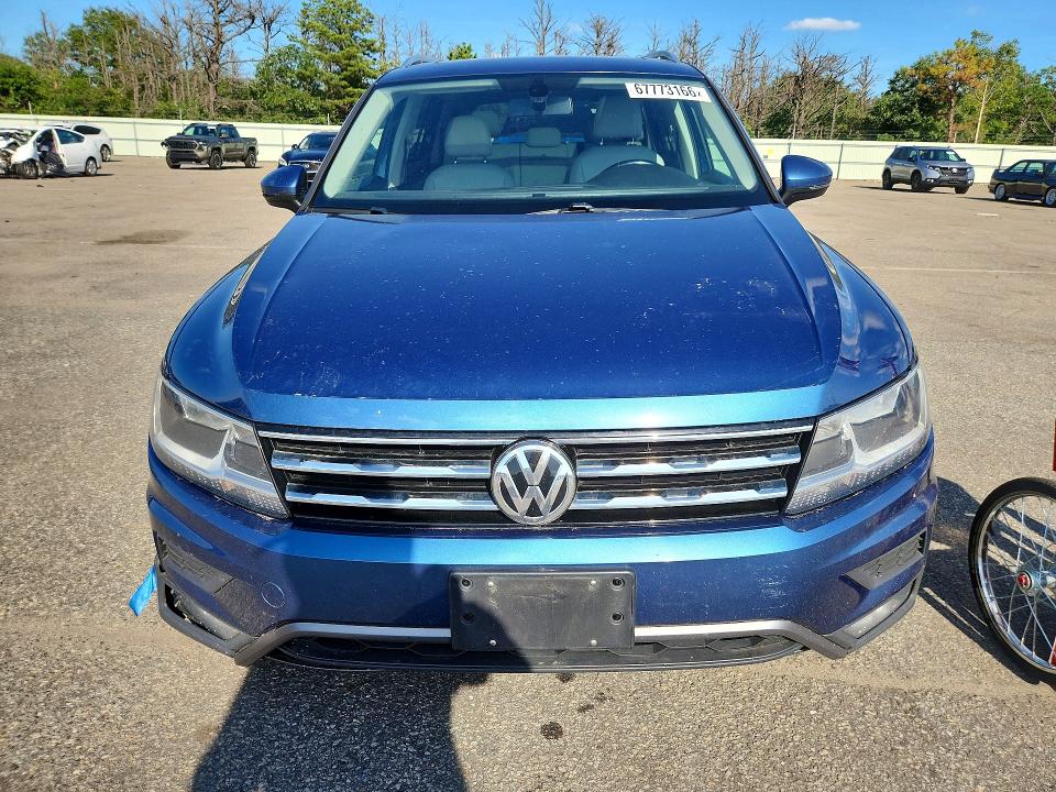 Продажа на аукционе авто 2018 Volkswagen Tiguan, vin: 3VV2B7AX4JM013101, номер лота: 67773166