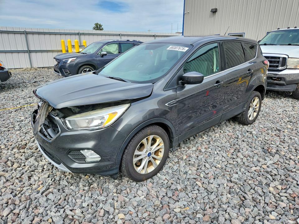 69307676 :رقم المزاد ، 1FMCU9G97HUD44208 vin ، 2017 Ford Escape مزاد بيع