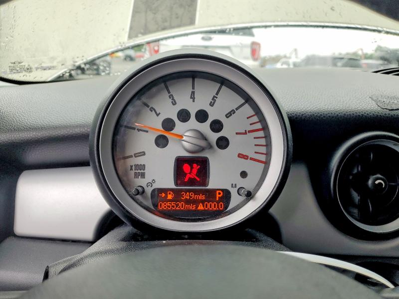 67595186 :رقم المزاد ، WMWMF3C58ATZ61502 vin ، 2010 Mini Cooper مزاد بيع