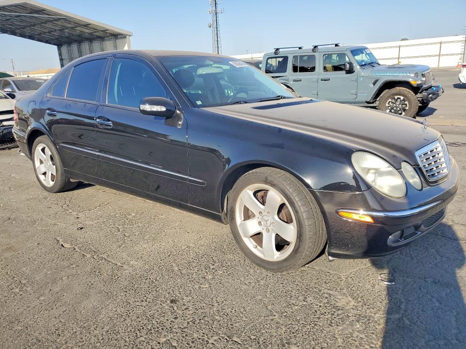 68836406 :رقم المزاد ، WDBUF83J76X188288         vin ، 2006 Mercedes-benz E مزاد بيع