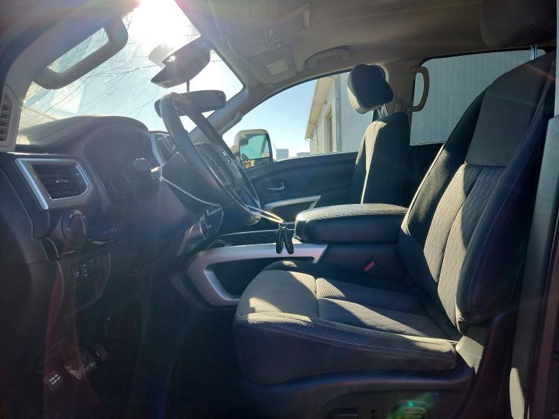69710606 :رقم المزاد ، 1N6AA1ED1LN500921 vin ، 2020 Nissan Titan مزاد بيع