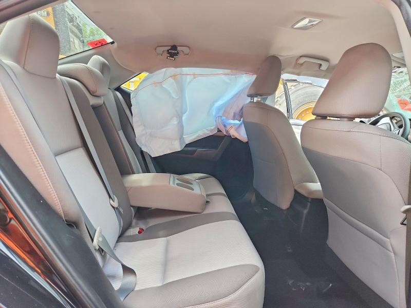 Продажа на аукционе авто 2018 Toyota Corolla, vin: 5YFBURHE8JP832579, номер лота: 68938246