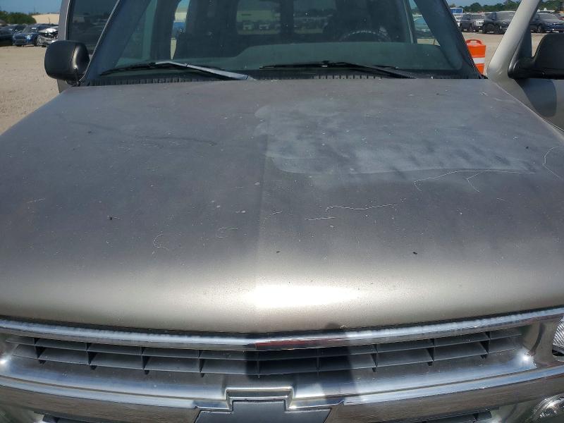 70494746 :رقم المزاد ، 3GNFK16T9YG123452 vin ، 2000 Chevrolet Suburban مزاد بيع