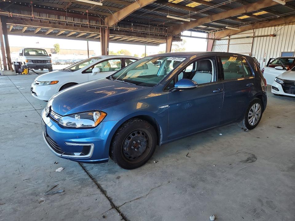 67667316 :رقم المزاد ، WVWKP7AUXFW904409 vin ، 2015 Volkswagen E-golf مزاد بيع