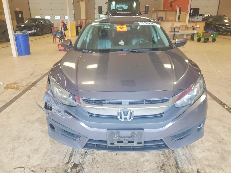 Продажа на аукционе авто 2016 Honda Civic, vin: 19XFC1F72GE215702, номер лота: 67126836