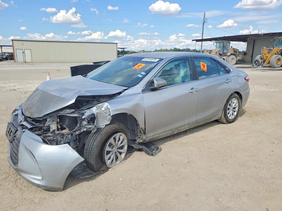67514576 :رقم المزاد ، 4T1BF1FK0HU662117 vin ، 2017 Toyota Camry مزاد بيع