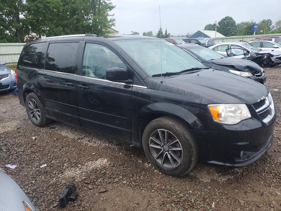 68449576 :رقم المزاد ، 2C4RDGCGXHR766090 vin ، 2017 Dodge Grand Caravan مزاد بيع
