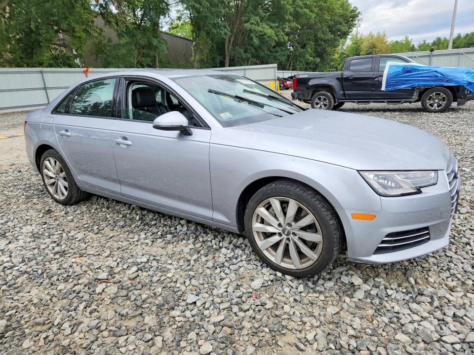Продаж на аукціоні авто 2017 Audi A4, vin: WAUANAF40HN004423, номер лоту: 67781496