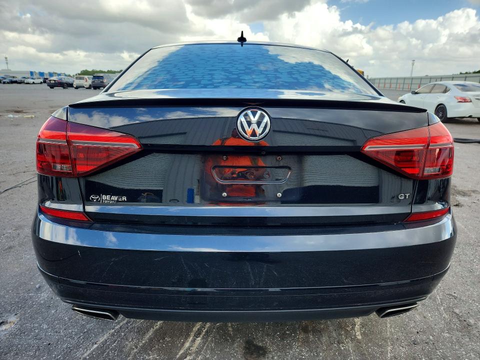 65967926 :رقم المزاد ، 1VWJM7A34JC050830 vin ، 2018 Volkswagen Passat مزاد بيع