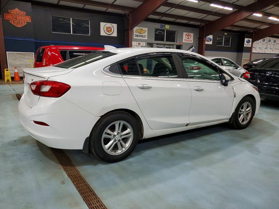 Auction sale of the 2018 Chevrolet Cruze, vin: 1G1BE5SM5J7176082, lot number: 69358626