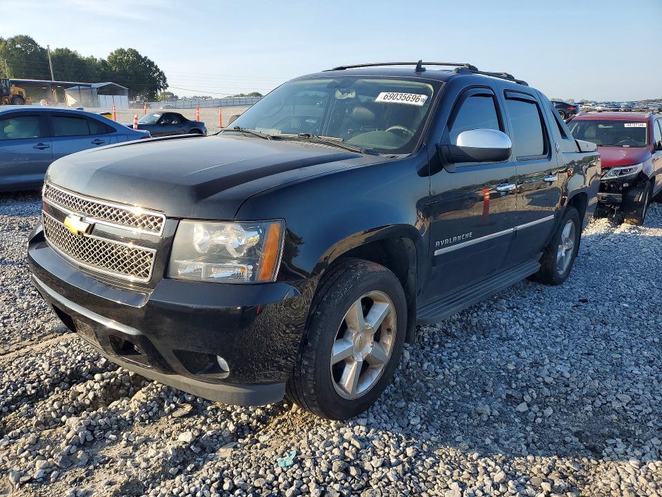 69035696 :رقم المزاد ، 3GNTKGE78DG250889         vin ، 2013 Chevrolet Avalanche مزاد بيع