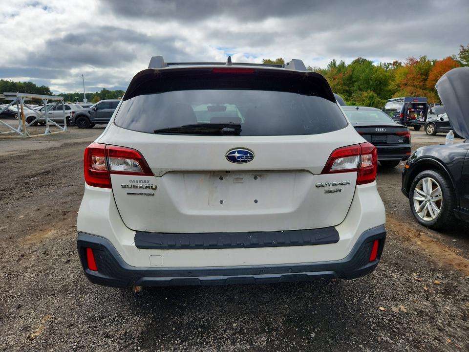 70891476 :رقم المزاد ، 4S4BSENC6J3344270 vin ، 2018 Subaru Outback مزاد بيع