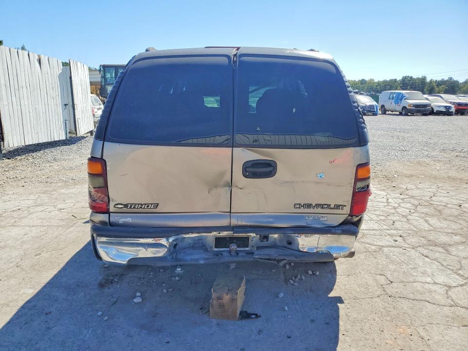70421036 :رقم المزاد ، 1GNEC13V22J117500 vin ، 2002 Chevrolet Tahoe مزاد بيع